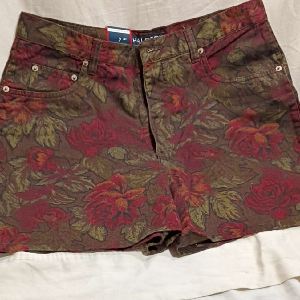 Halston Heritage Floral High Waist Shorts - Red and Green